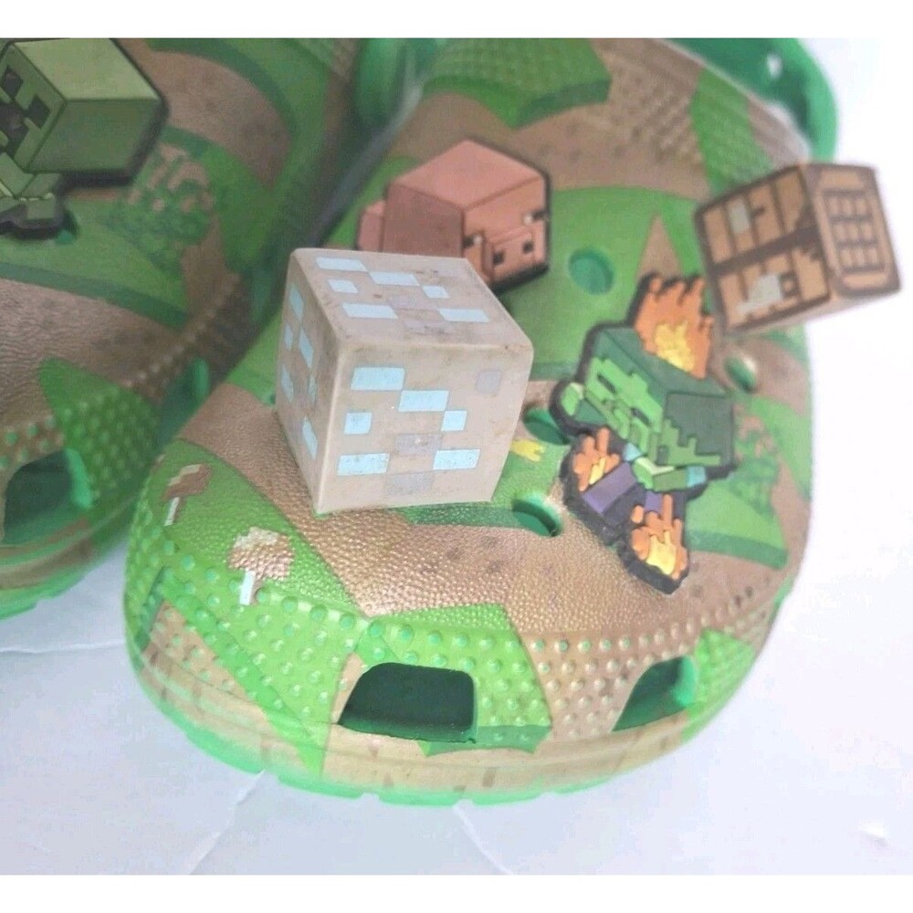 Minecraft Kids' Crocs Size Kids C12 Slides LIMITED EDITION Activewear Non-slip - Picture 9 of 14